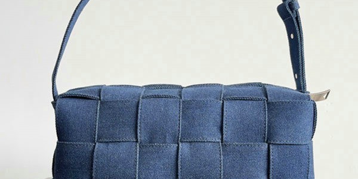 怎麼挑最適合自己的 Bottega Veneta 包包？精品選購指南一次看懂