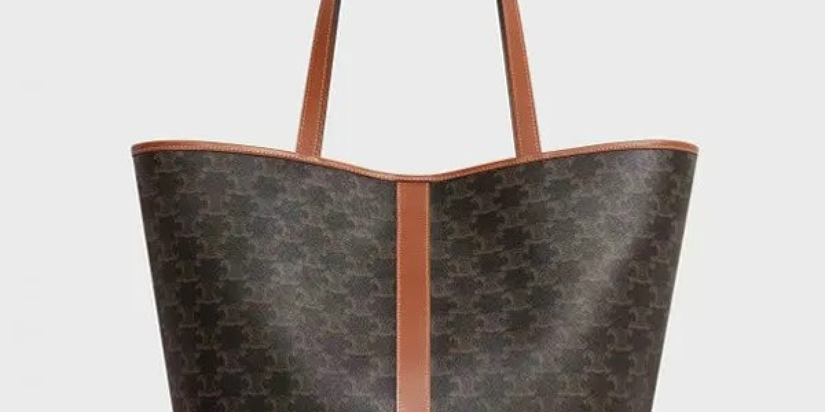 CELINE 腰帶推薦｜時尚精品必收款式解析